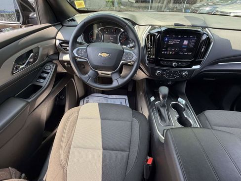 Certified 2023 Chevrolet Traverse LT FWD image 11
