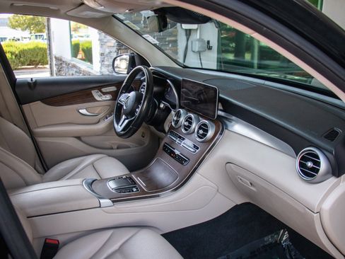 Used 2022 Mercedes-Benz GLC 300 4MATIC image 18