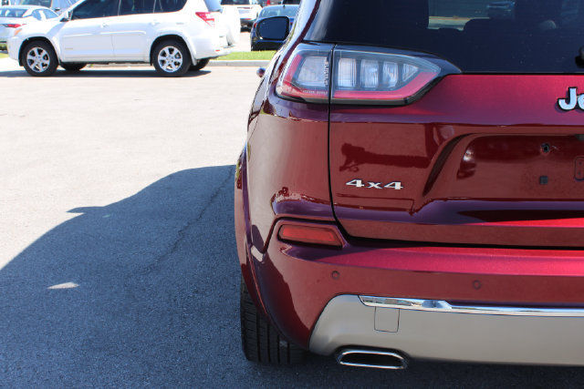 Used 2019 Jeep Cherokee Overland w/ Technology Group AWD/4WD image 44