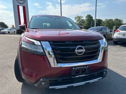 Certified 2022 Nissan Pathfinder Platinum w/ Cargo Package AWD/4WD image 10