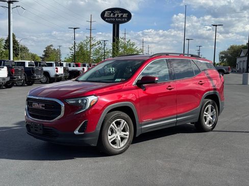 Used 2020 GMC Terrain SLE w/ Driver Convenience Package AWD/4WD image 3
