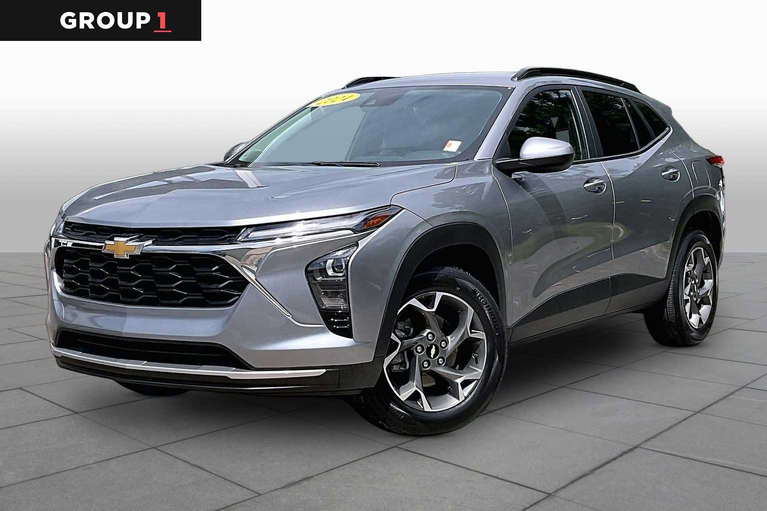 Used 2024 Chevrolet Trax LT w/ Driver Confidence Package FWD image 1