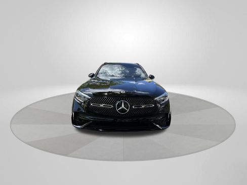 Used 2025 Mercedes-Benz GLC 300 image 2