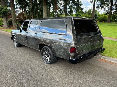 Used 1990 Chevrolet Suburban 2WD image 3