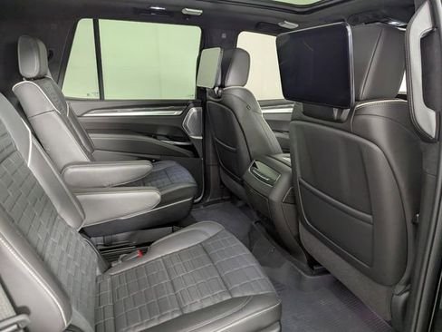 Used 2025 Cadillac Escalade V w/ LPO, ONYX Package AWD/4WD image 21
