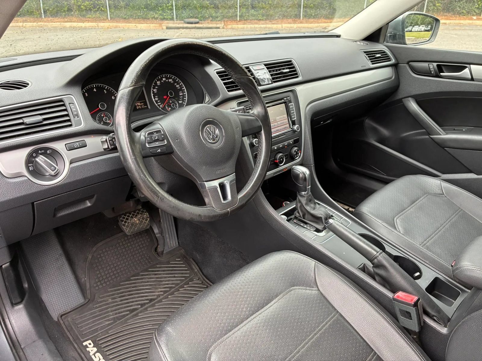 Used 2015 Volkswagen Passat 1.8T Limited Edition FWD image 14
