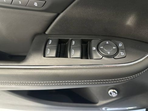 Used 2023 Buick Envision Avenir AWD/4WD image 28