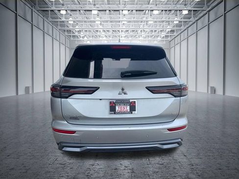 Used 2025 Mitsubishi Outlander SE FWD image 28