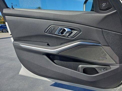 Used 2025 BMW 330i Sedan w/ M Sport Package image 27