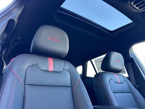 New 2026 Chevrolet Trax RS w/ Sunroof Package FWD image 18