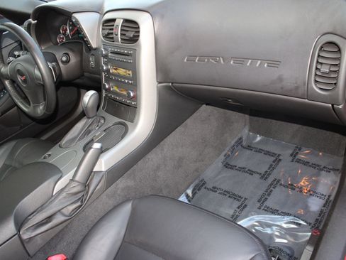 Used 2007 Chevrolet Corvette 2dr Cpe image 24