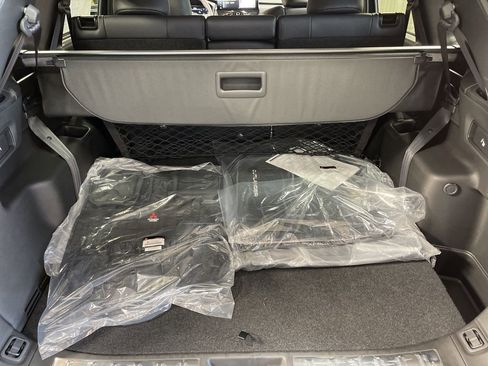 New 2025 Mitsubishi Outlander SE image 34