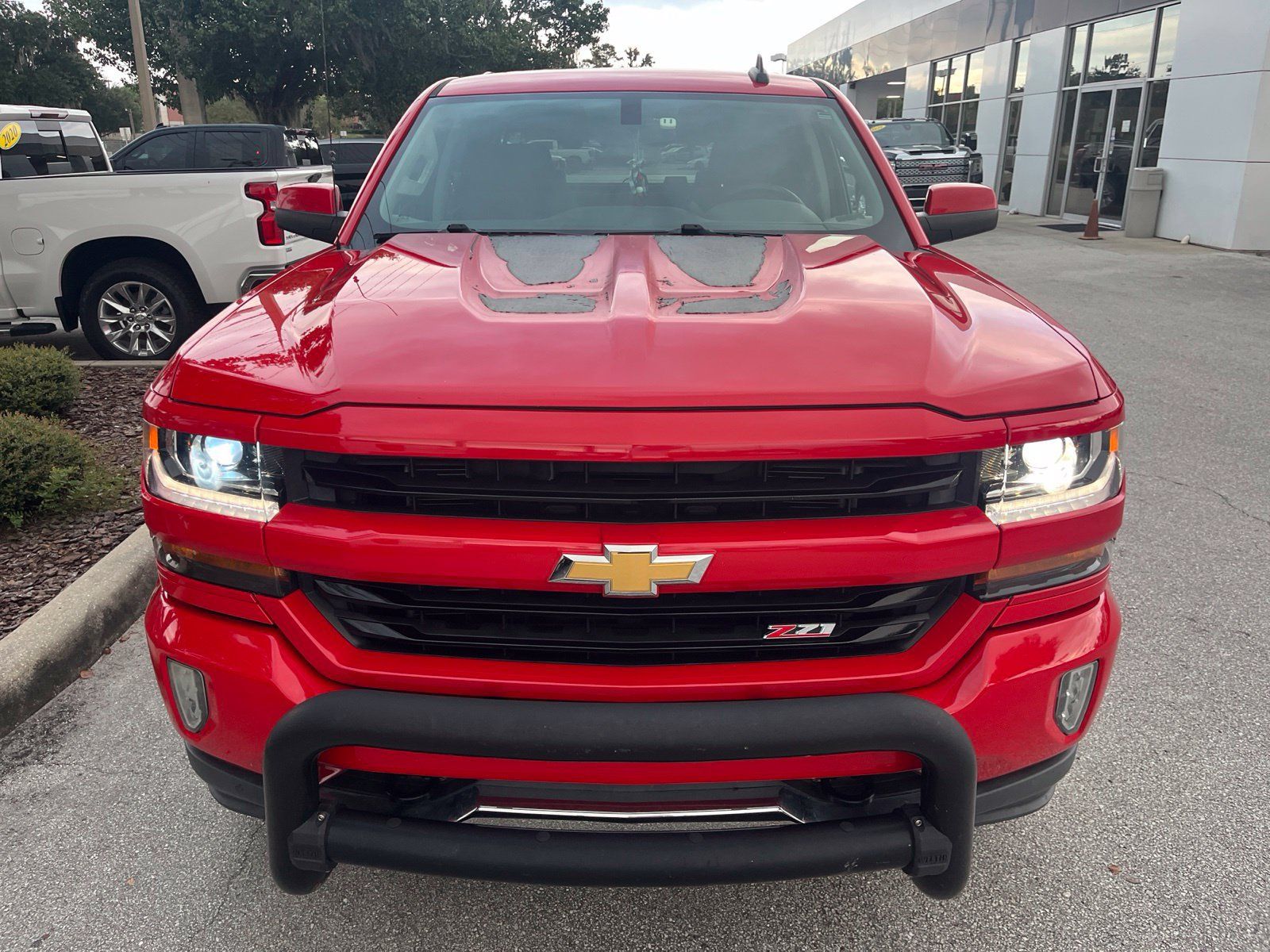 Used 2018 Chevrolet Silverado 1500 LT w/ All Star Edition AWD/4WD image 2