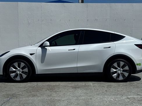 Used 2023 Tesla Model Y Long Range AWD/4WD image 6