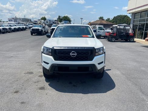 Used 2024 Nissan Frontier S AWD/4WD image 2