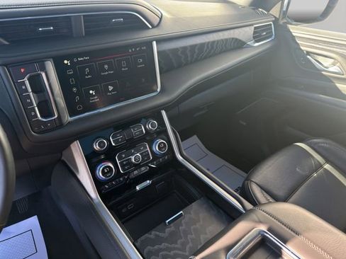 Used 2023 GMC Yukon Denali image 18