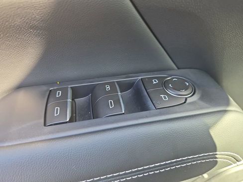 New 2026 GMC Terrain Denali w/ LPO, Black Badging Package image 21