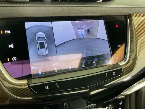 Used 2024 Cadillac XT6 Sport w/ Platinum Package AWD/4WD image 10