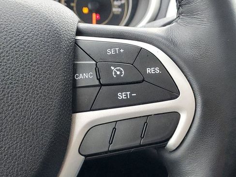 Used 2016 Jeep Cherokee Trailhawk w/ Comfort/Convenience Group image 12