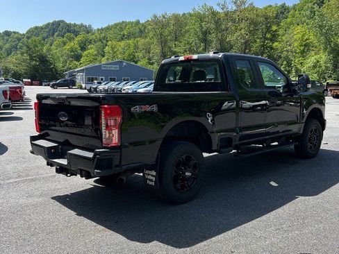Used 2023 Ford F250 XL w/ STX Appearance Package AWD/4WD image 5