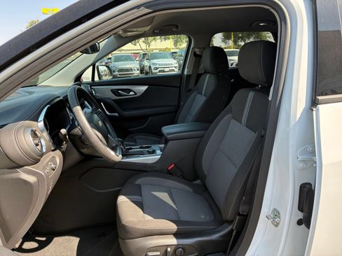 Used 2025 Chevrolet Blazer LT FWD image 27