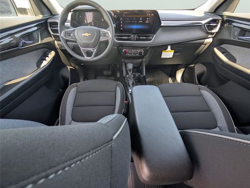 New 2026 Chevrolet TrailBlazer LT w/ LT Cold Weather Package AWD/4WD image 18