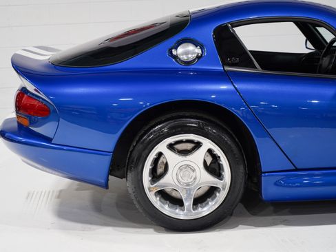 Used 1997 Dodge Viper GTS RWD image 7