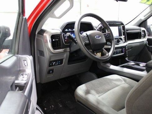 Used 2022 Ford F150 XLT image 2