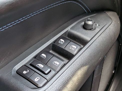 Used 2025 Jeep Compass Latitude w/ Convenience Group AWD/4WD image 24