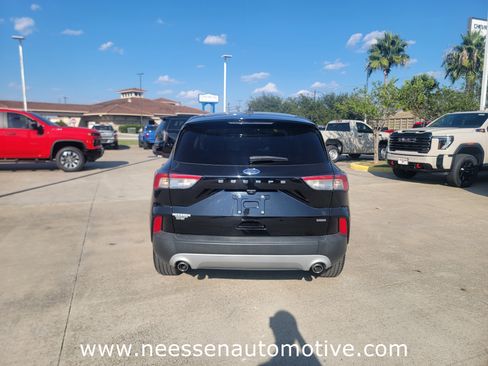 Used 2021 Ford Escape SE image 6