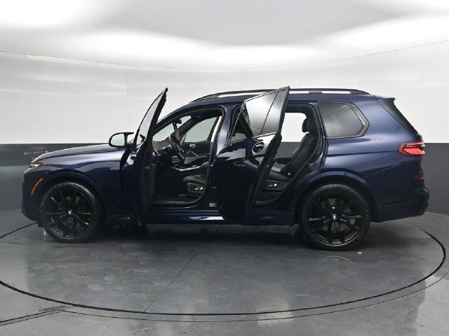 Certified 2025 BMW X7 M60i AWD/4WD image 40
