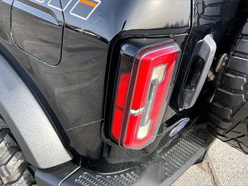 Used 2023 Ford Bronco Badlands image 23