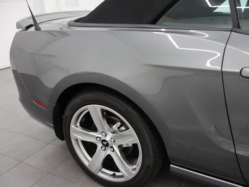 Used 2014 Ford Mustang GT Premium RWD image 25