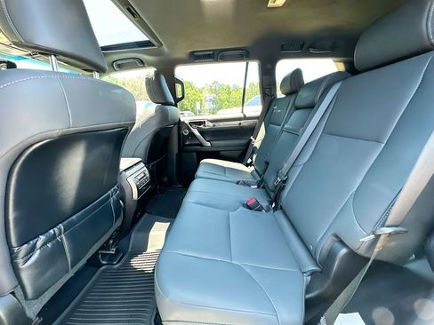 Used 2023 Lexus GX 460 Premium w/ Premium Plus Package AWD/4WD image 4