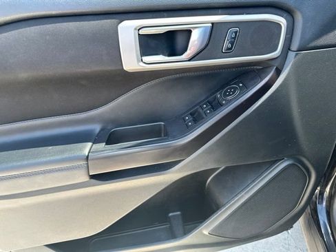 Used 2020 Ford Explorer XLT RWD image 12