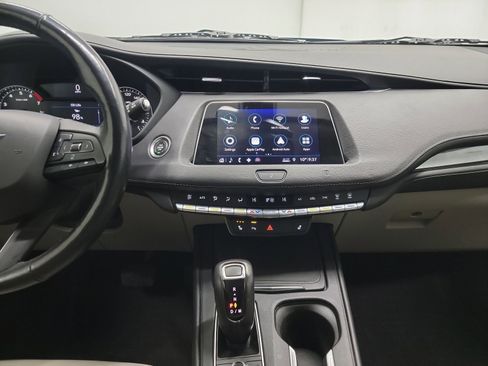Used 2019 Cadillac XT4 Luxury w/ Cold Weather Package image 20