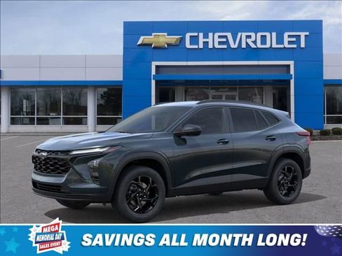 New 2026 Chevrolet Trax LT w/ Driver Confidence Package FWD image 2