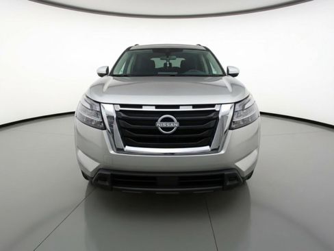 Used 2025 Nissan Pathfinder SV AWD/4WD image 2