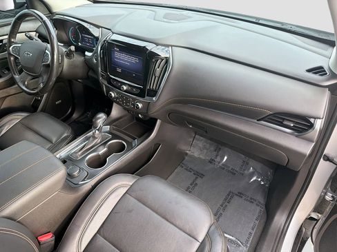 Used 2021 Chevrolet Traverse RS image 14