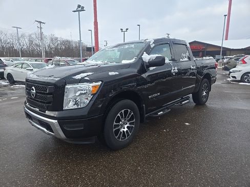 Used 2021 Nissan Titan SV w/ Off Road Protection Package image 2