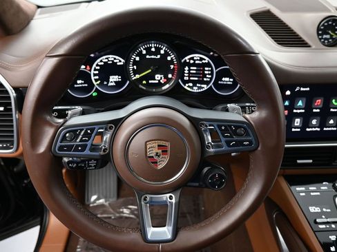 Certified 2022 Porsche Cayenne Turbo S AWD/4WD image 12