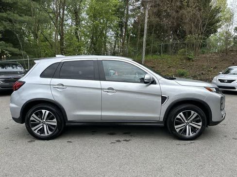Used 2025 Mitsubishi Outlander Sport SE AWD/4WD image 3