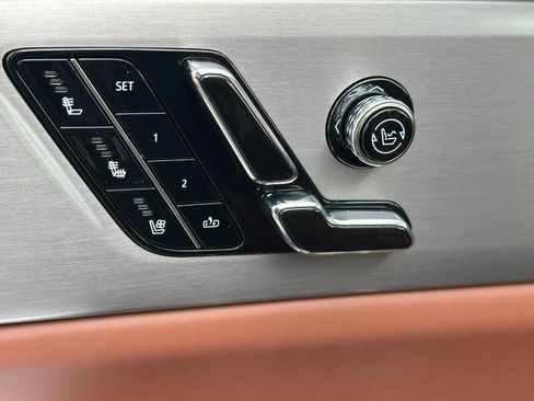 New 2026 Cadillac Vistiq Platinum image 13