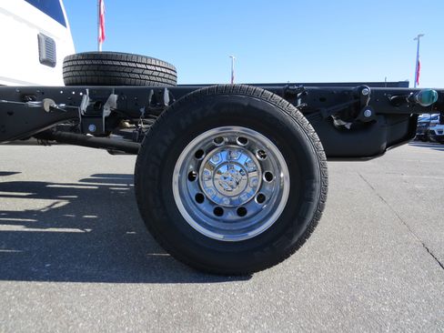 New 2026 RAM 3500 Tradesman w/ Chrome Appearance Group image 14