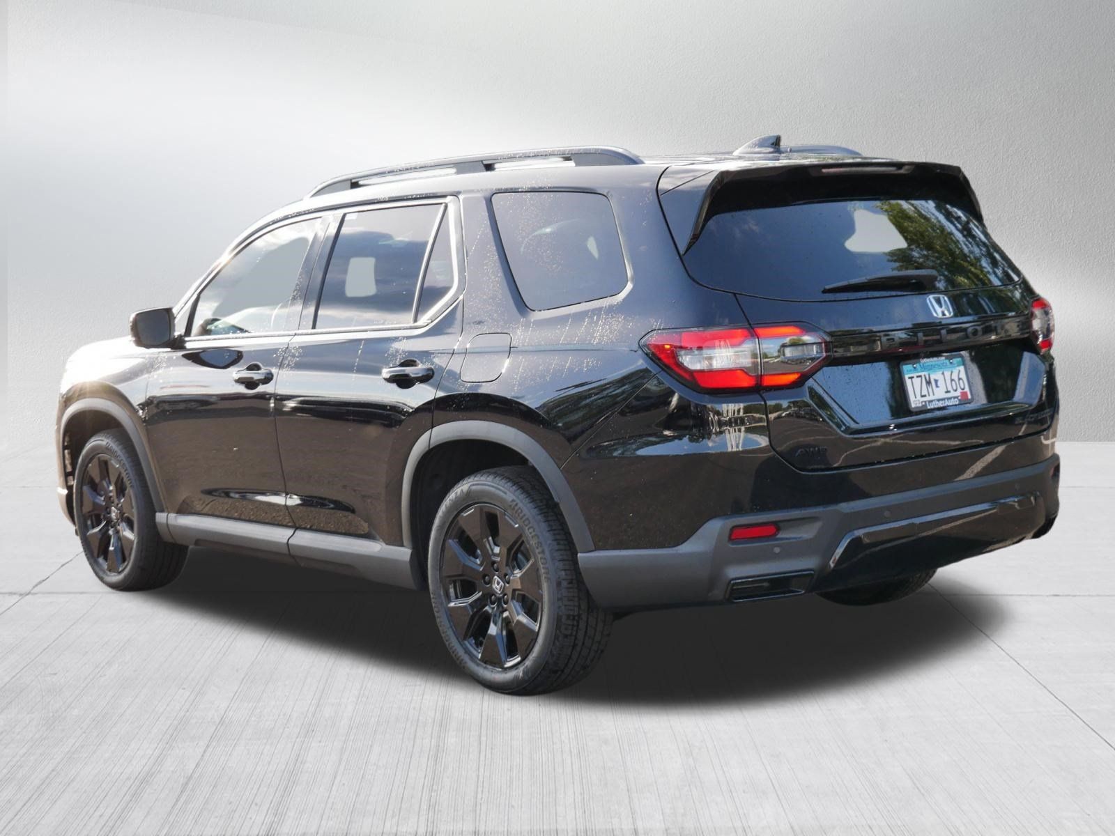 Certified 2026 Honda Pilot Black Edition image 5