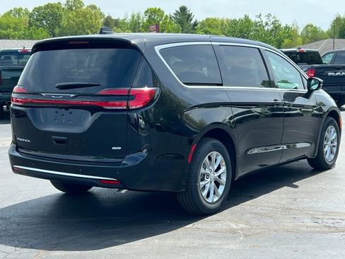 New 2027 Chrysler Pacifica Select w/ Family Tech Group AWD/4WD image 48