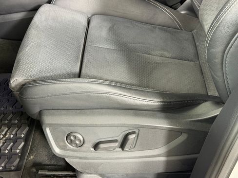 Used 2022 Audi Q5 e Premium Plus w/ Premium Plus Package AWD/4WD image 14