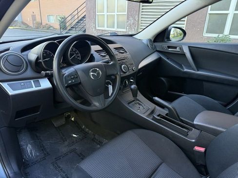 Used 2013 MAZDA MAZDA3 i SV w/ Convenience Pkg image 9