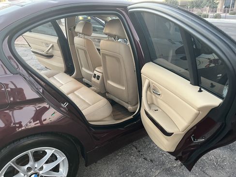 Used 2010 BMW 328i xDrive Sedan AWD/4WD image 17