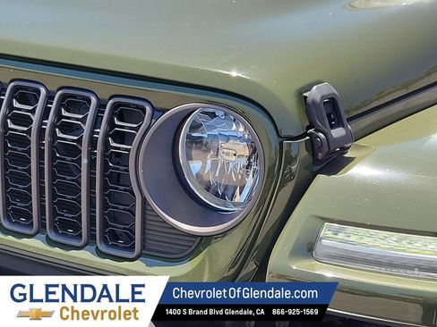 Used 2024 Jeep Wrangler Unlimited AWD/4WD image 17